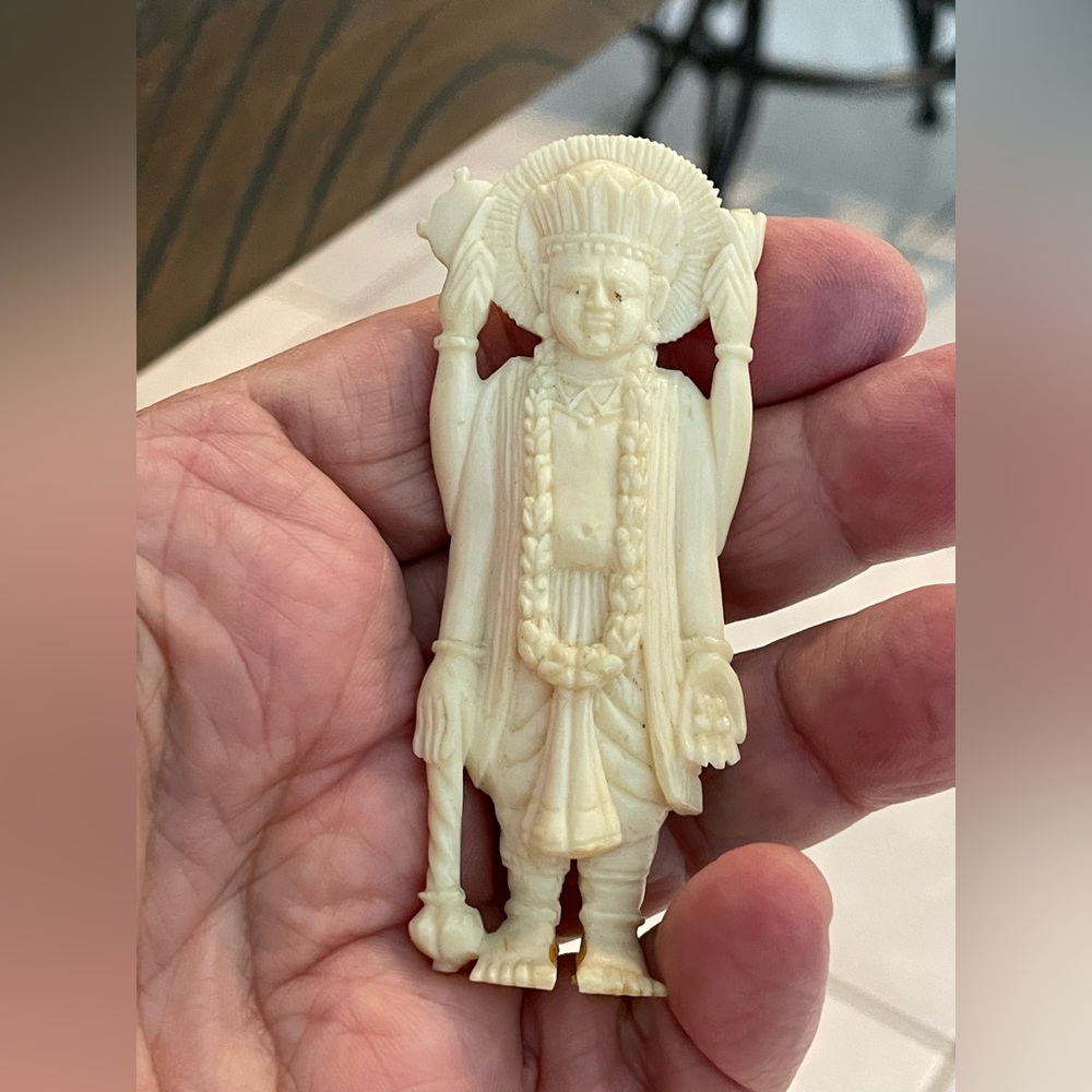 Vintage carved bone or ivory piece - Picture 2 of 7